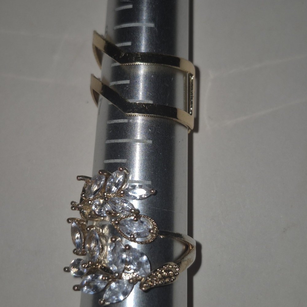 Source Unknown Gold and Silver Women's Ring Duo